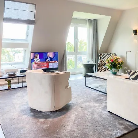 Lägenhet Meerloge -traumwohnung Mit Meerblick In Ruhiger Hanglage-