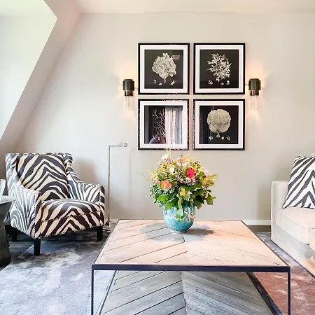 Meerloge -traumwohnung Mit Meerblick In Ruhiger Hanglage- Lägenhet Scharbeutz